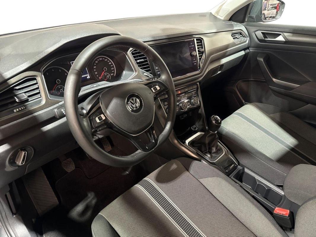 Volkswagen T-Roc - Photo 9