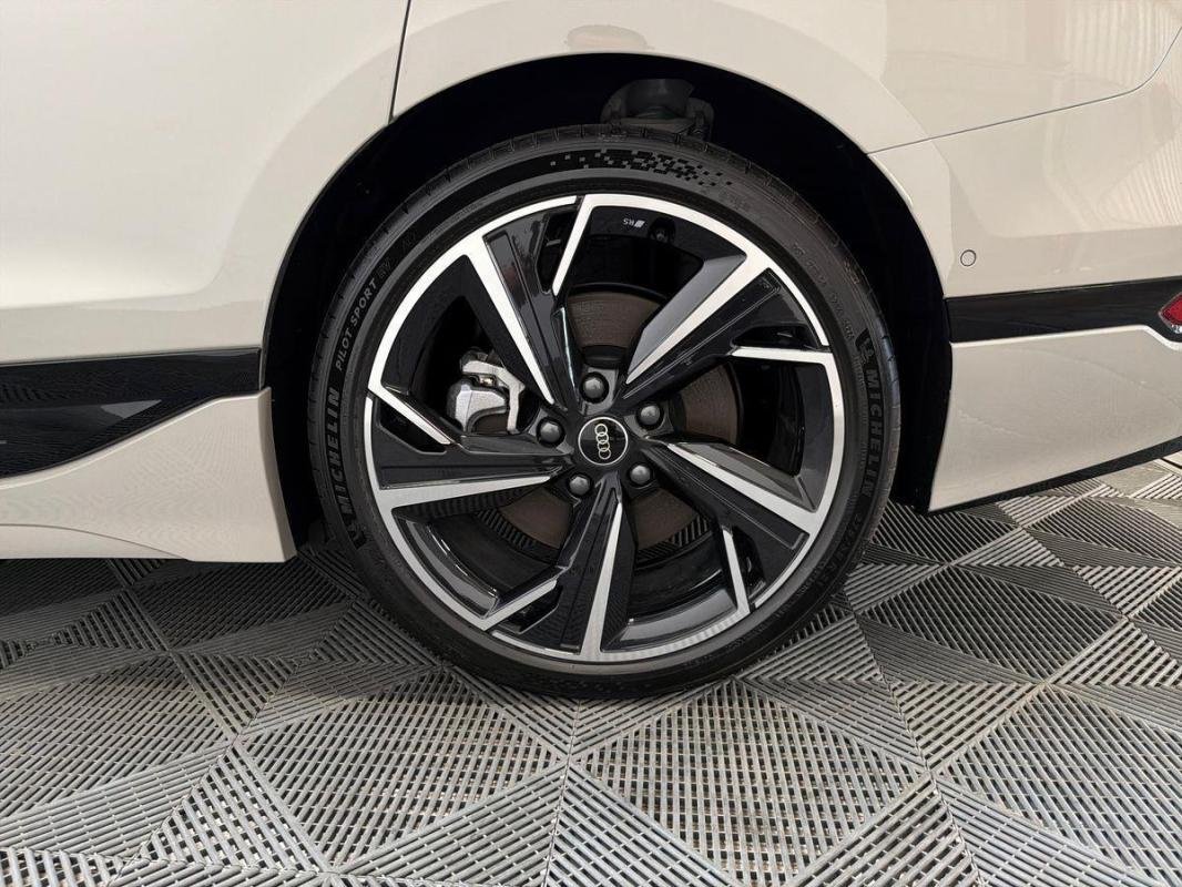 Audi A6 E-tron - Photo 28