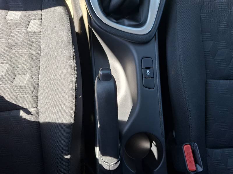 Toyota Yaris - Photo 18