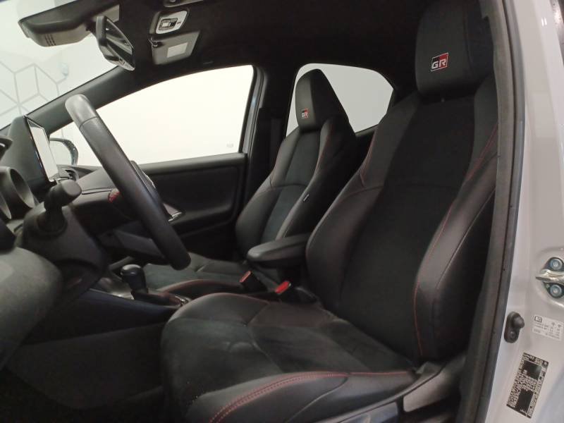 Toyota Yaris - Photo 16
