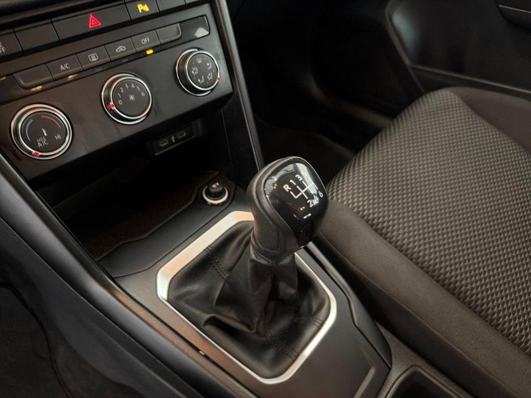 Volkswagen T-Roc - Photo 11