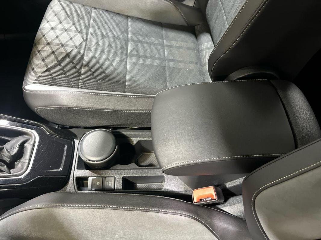 Volkswagen T-Roc - Photo 13