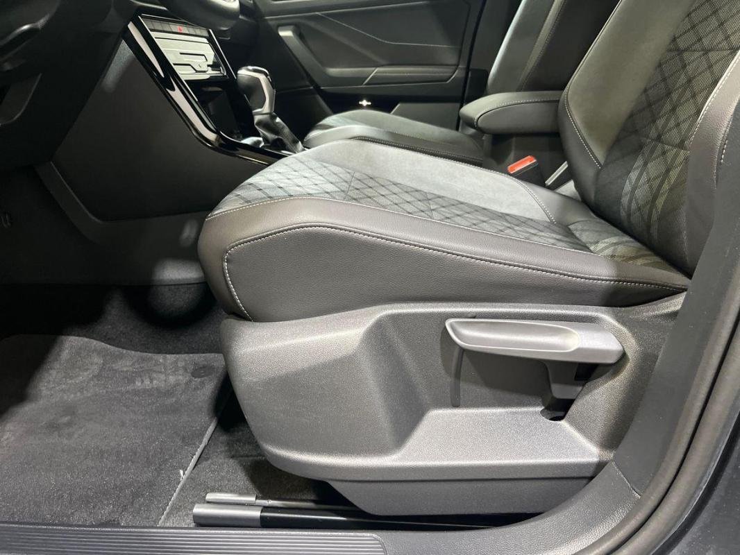 Volkswagen T-Roc - Photo 15