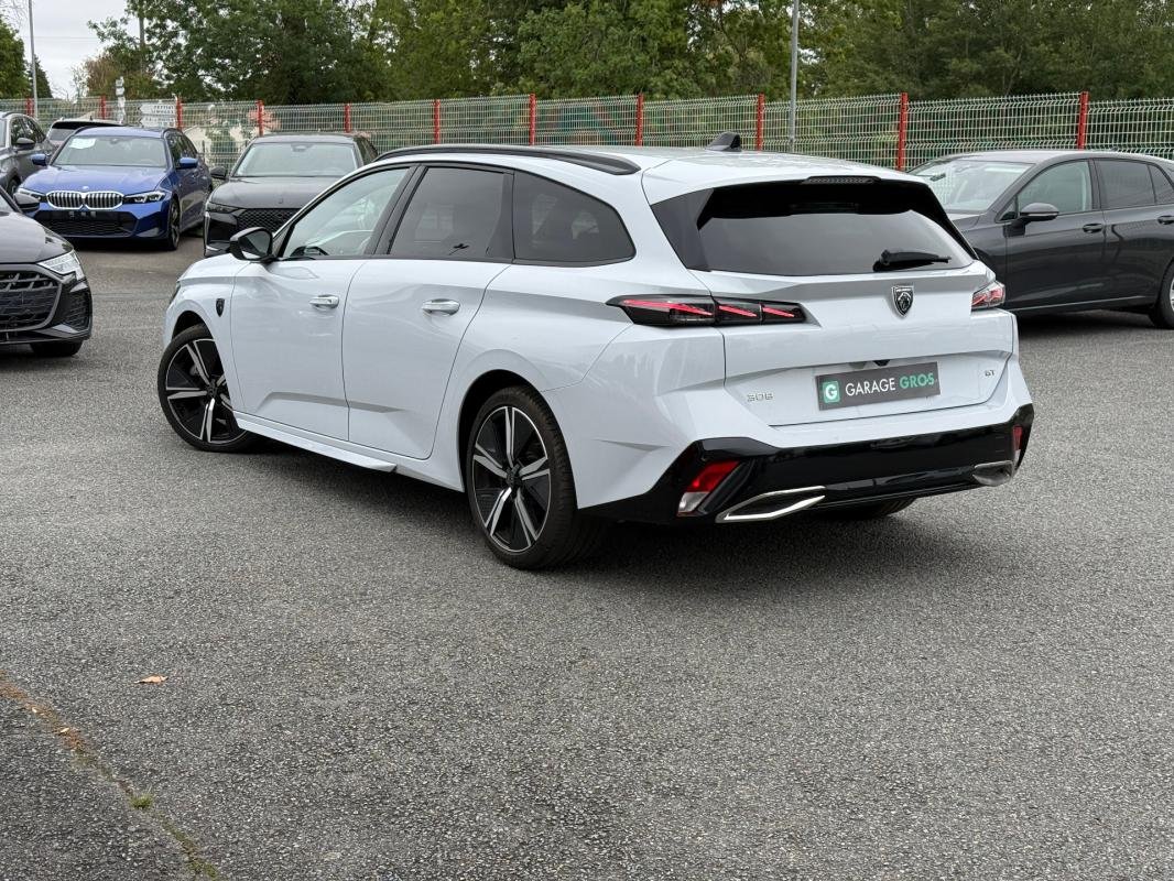 Peugeot 308 SW - Photo 2