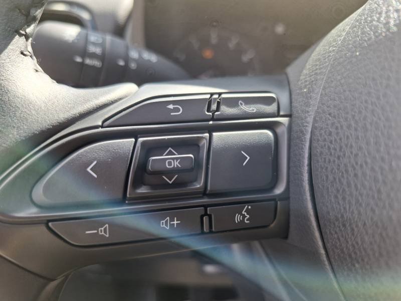 Toyota Yaris - Photo 11