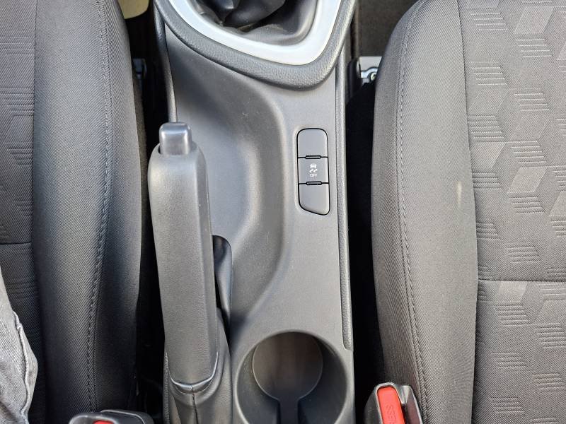 Toyota Yaris - Photo 20