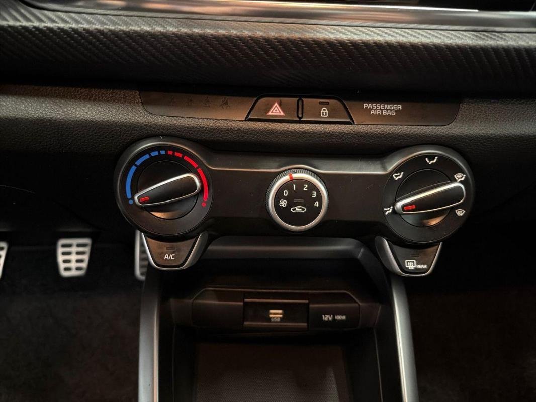 Kia Rio - Photo 19