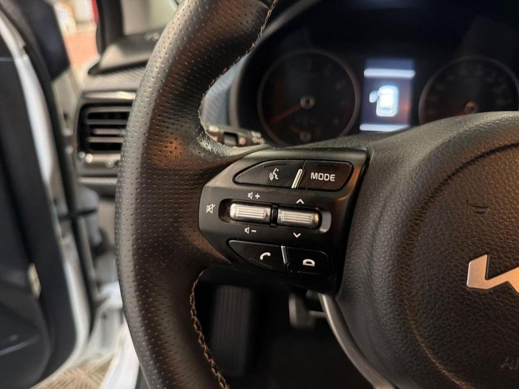 Kia Rio - Photo 20