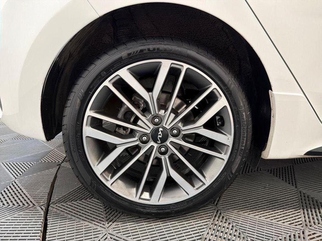 Kia Rio - Photo 28