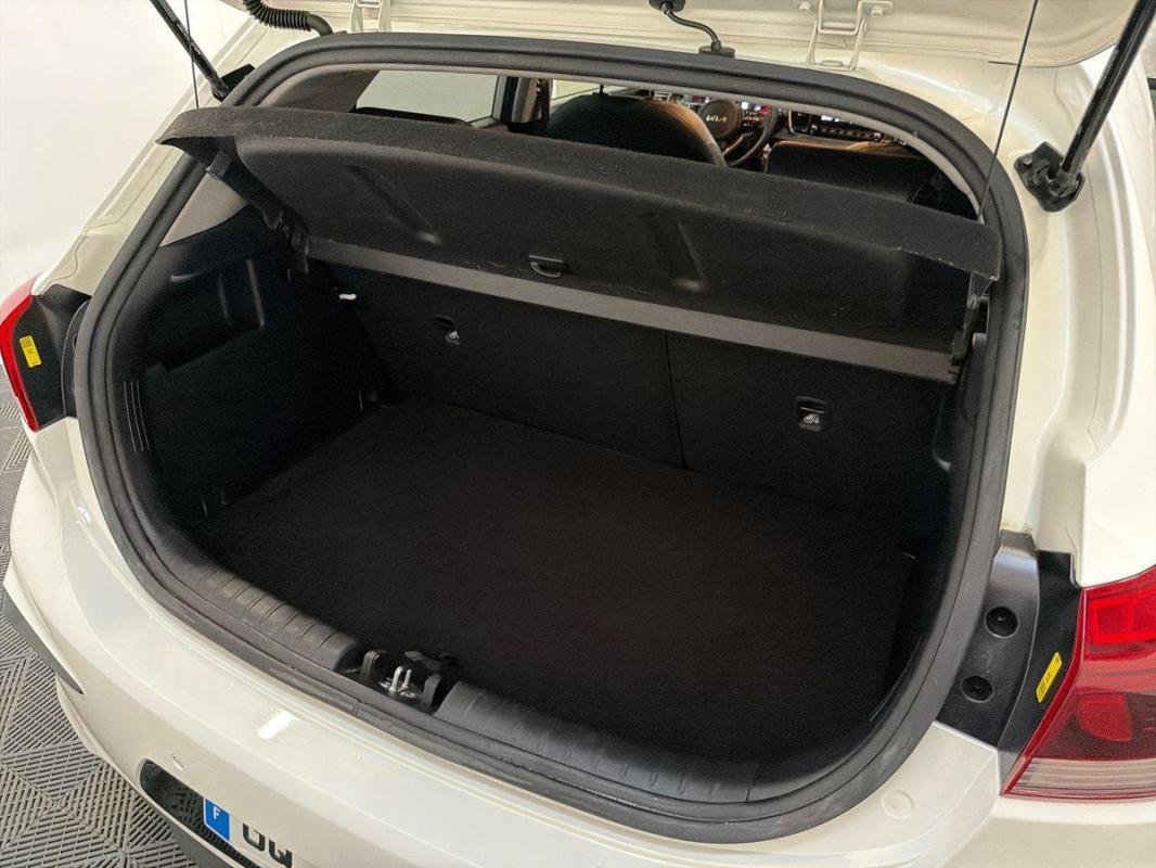 Kia Rio - Photo 32