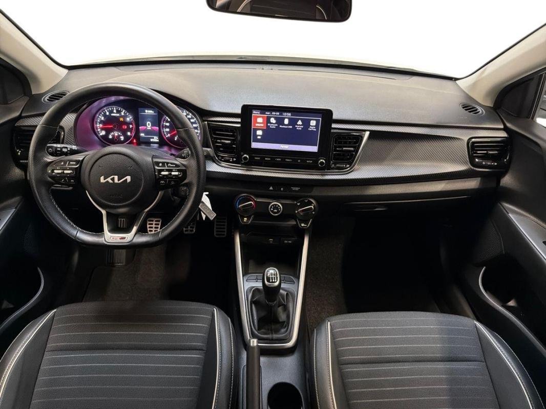 Kia Rio - Photo 8