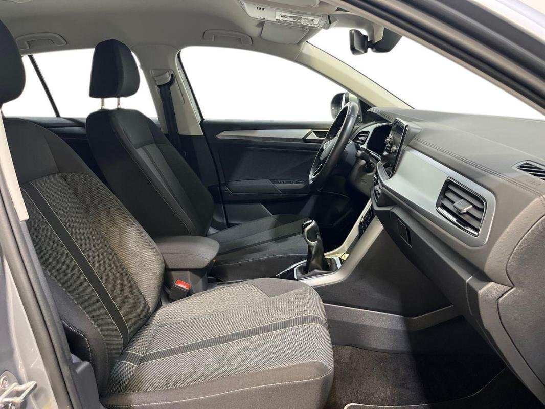 Volkswagen T-Roc - Photo 13