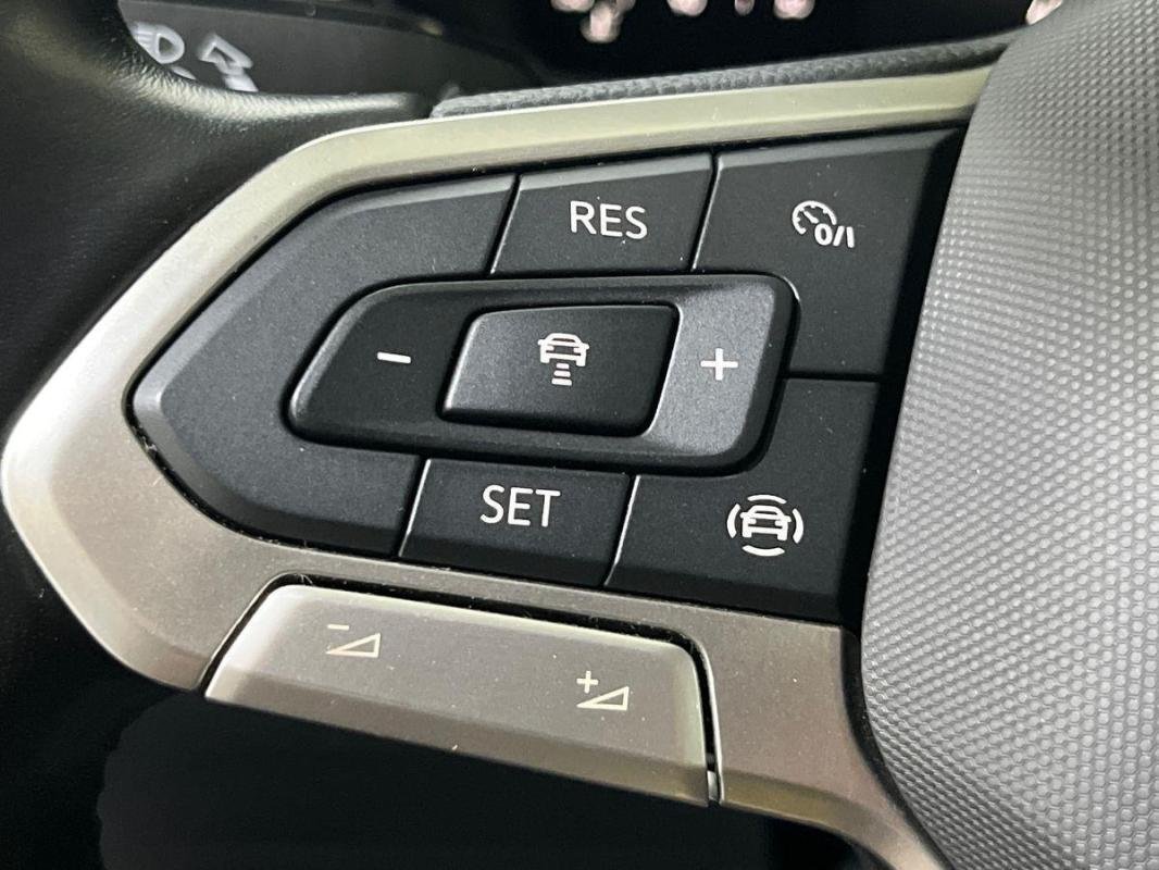 Volkswagen T-Roc - Photo 21