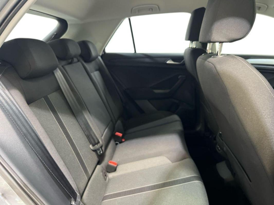 Volkswagen T-Roc - Photo 23
