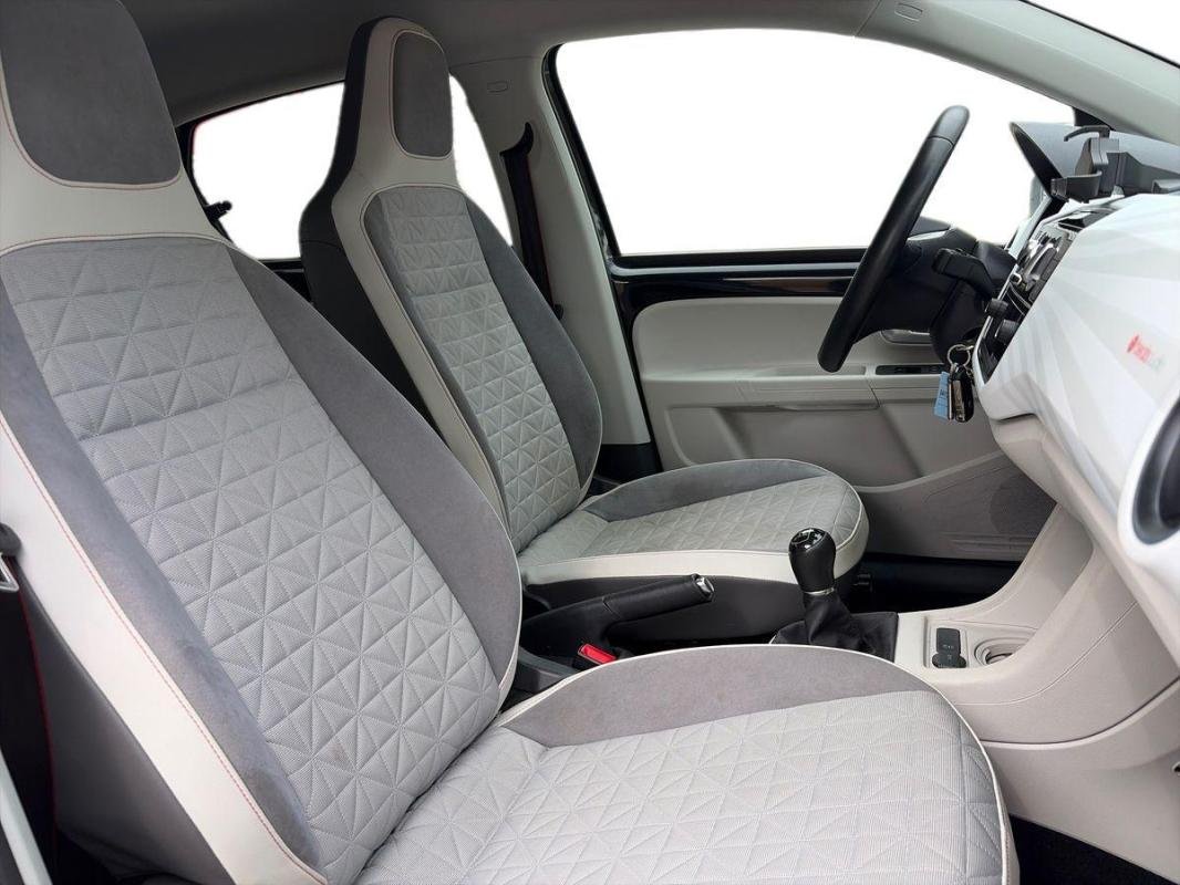 Volkswagen Up! - Photo 13