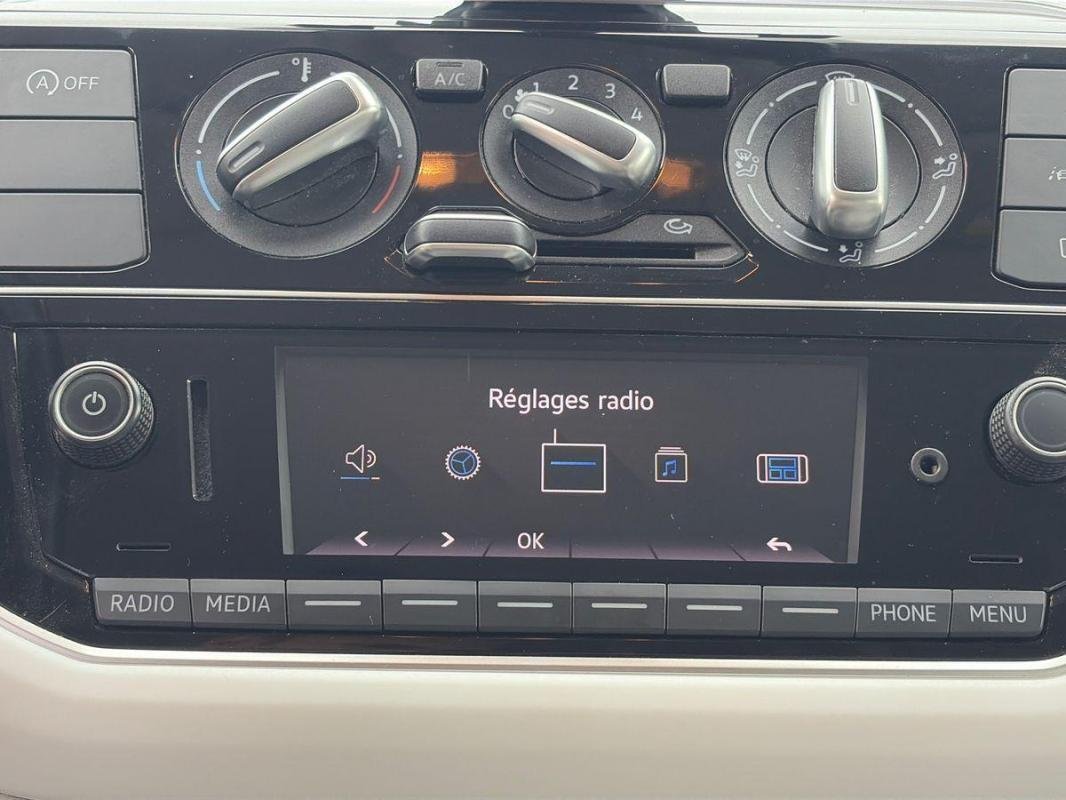 Volkswagen Up! - Photo 16