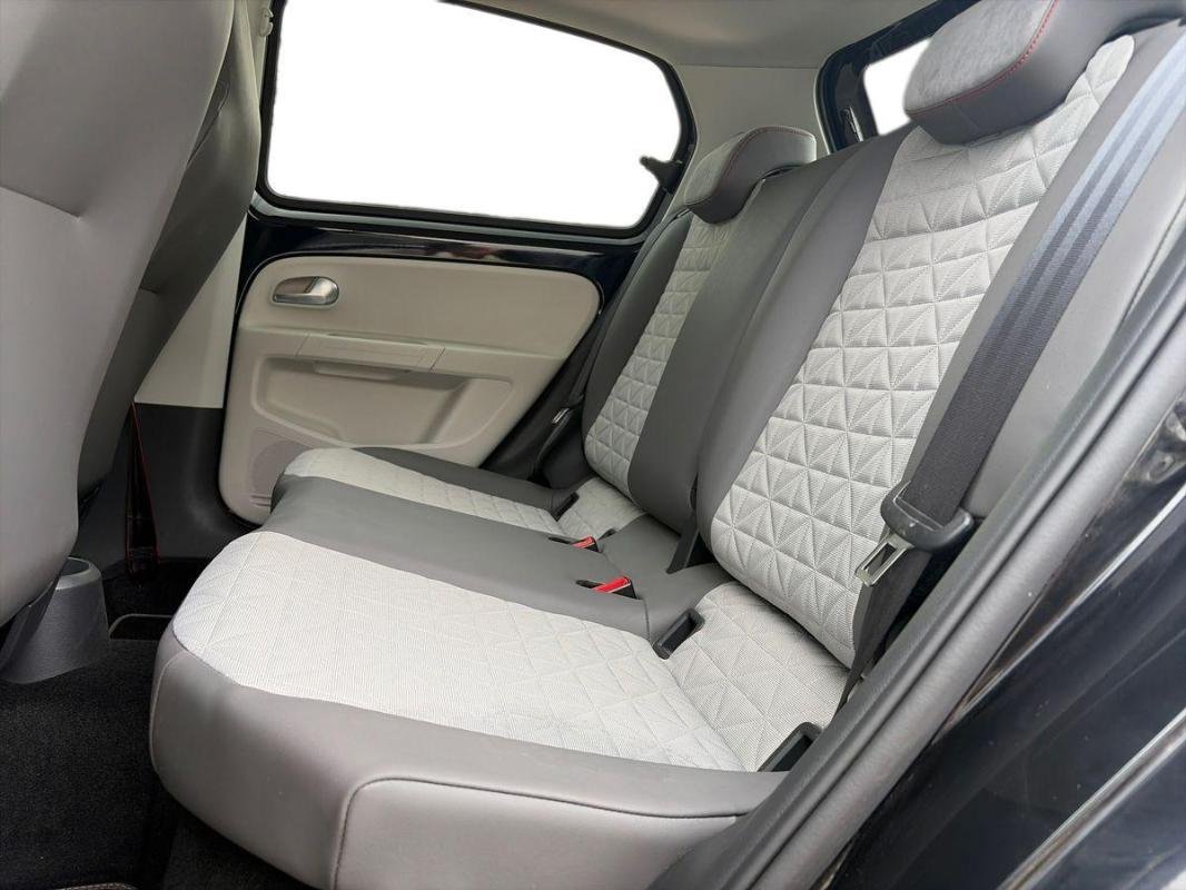 Volkswagen Up! - Photo 23