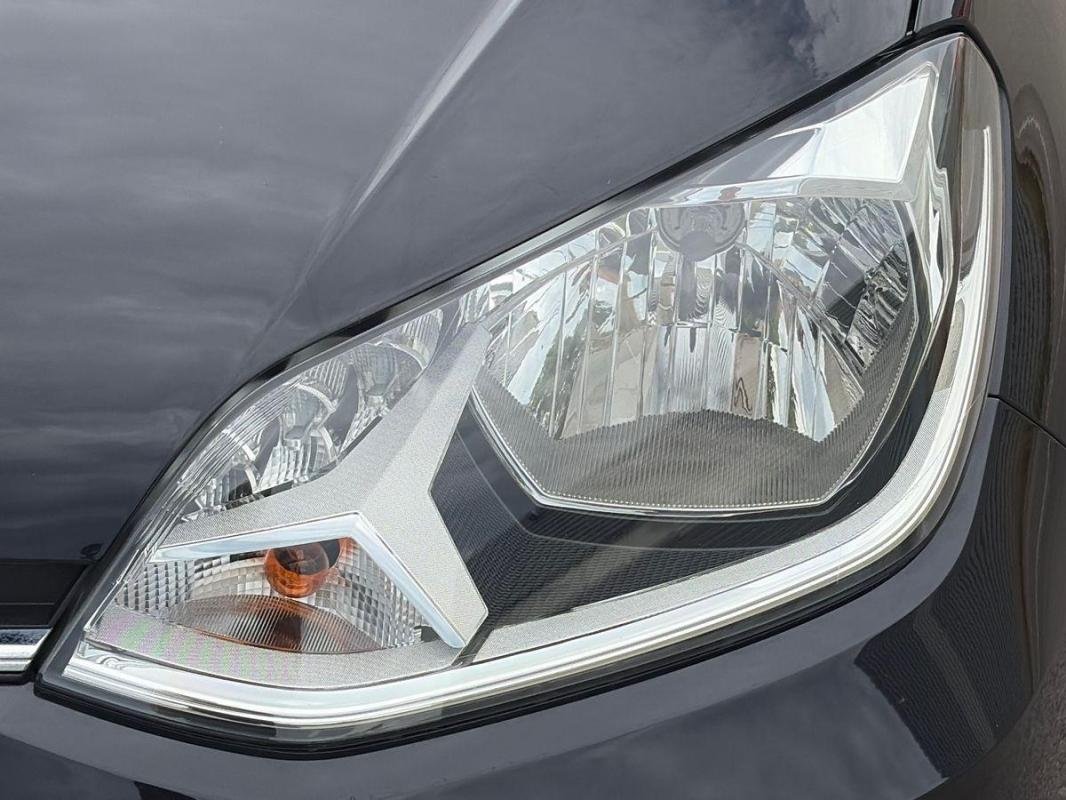 Volkswagen Up! - Photo 25