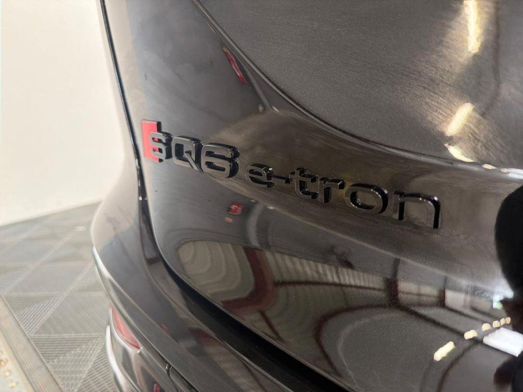Audi SQ6 e-tron - Photo 27