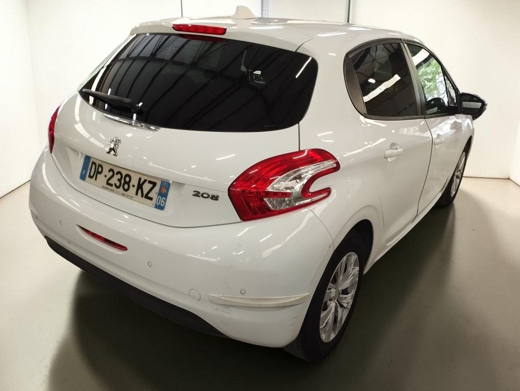 Peugeot 208 - Photo 2