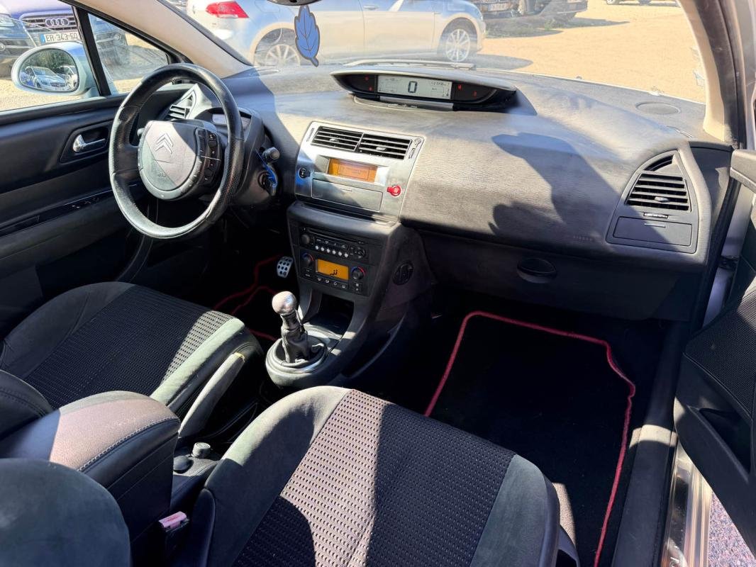 Citroën C4 - Photo 8