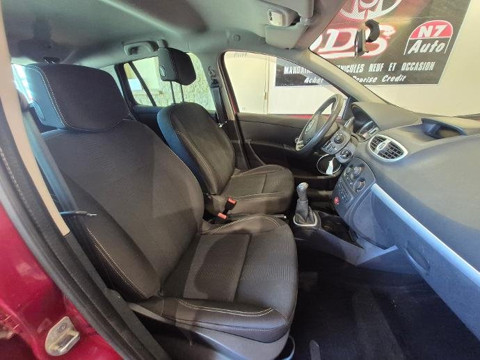 Renault Clio - Photo 13