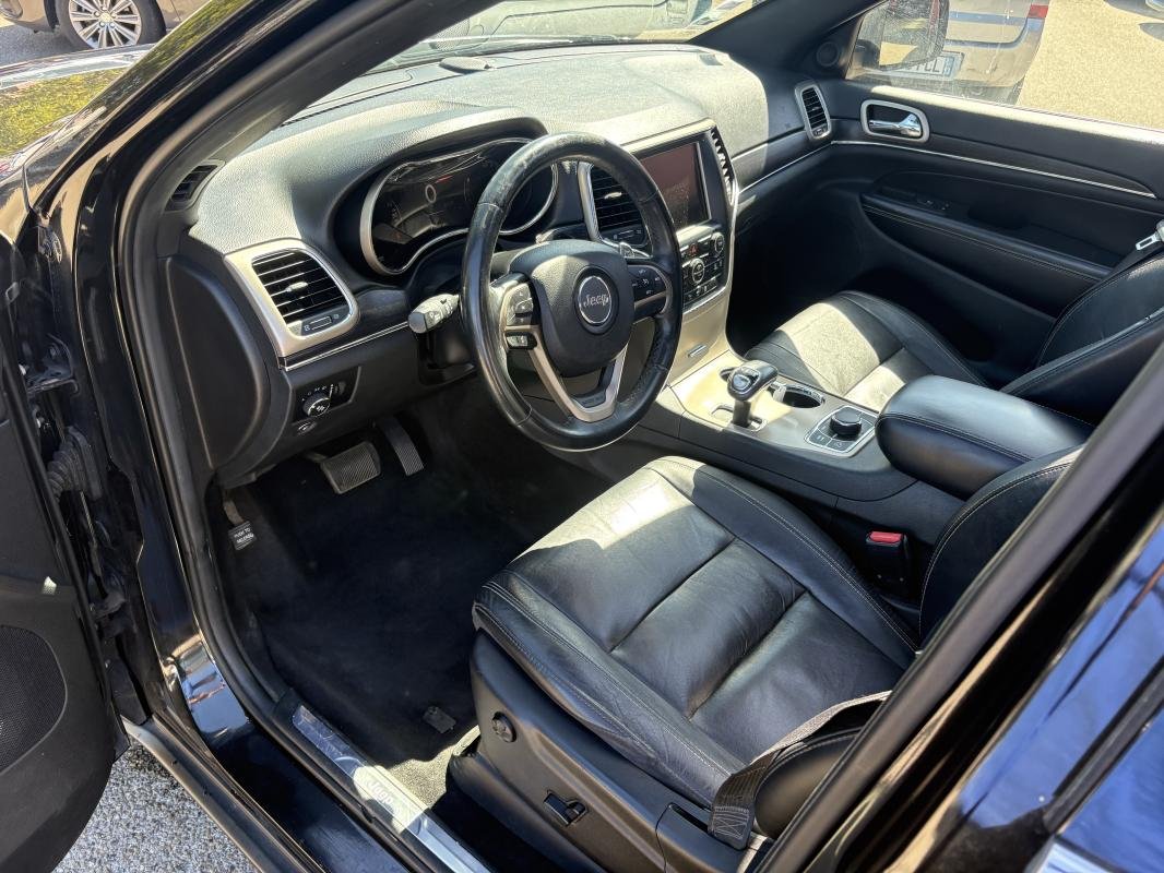 Jeep Grand Cherokee - Photo 13