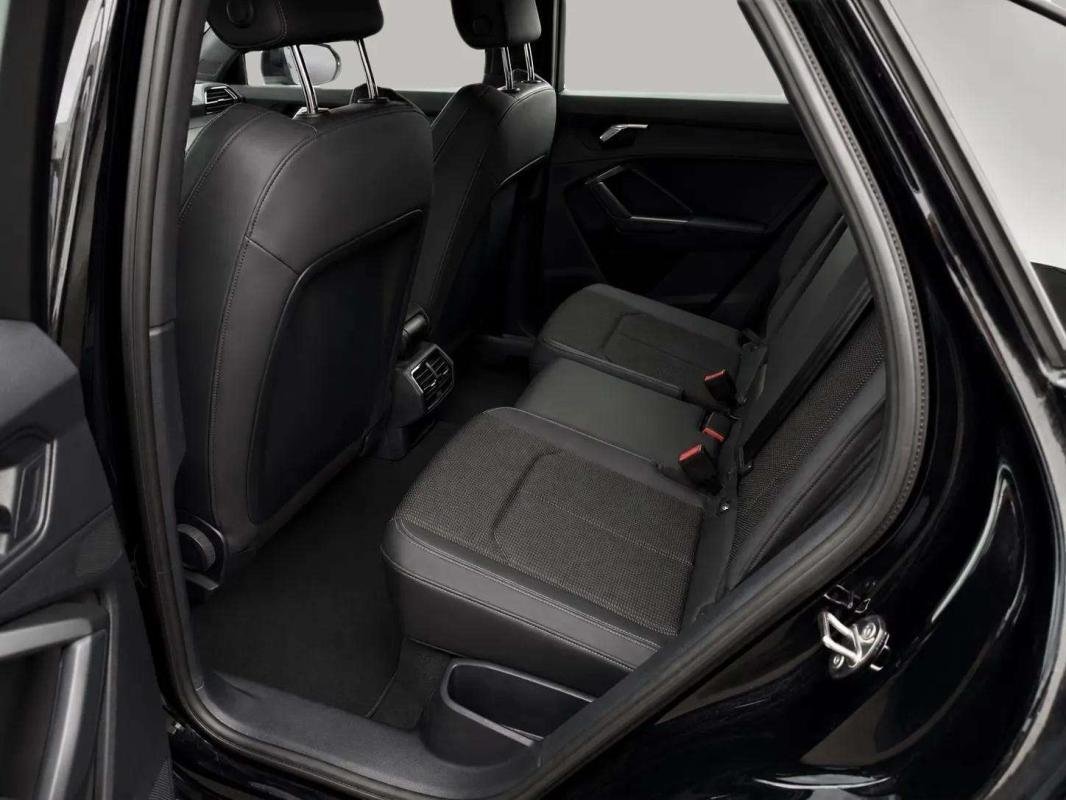 Audi Q3 - Photo 11