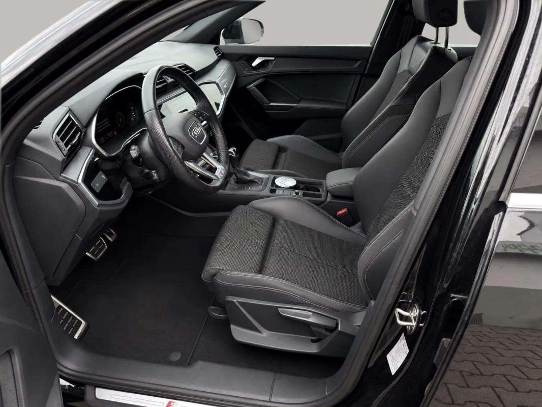 Audi Q3 - Photo 12