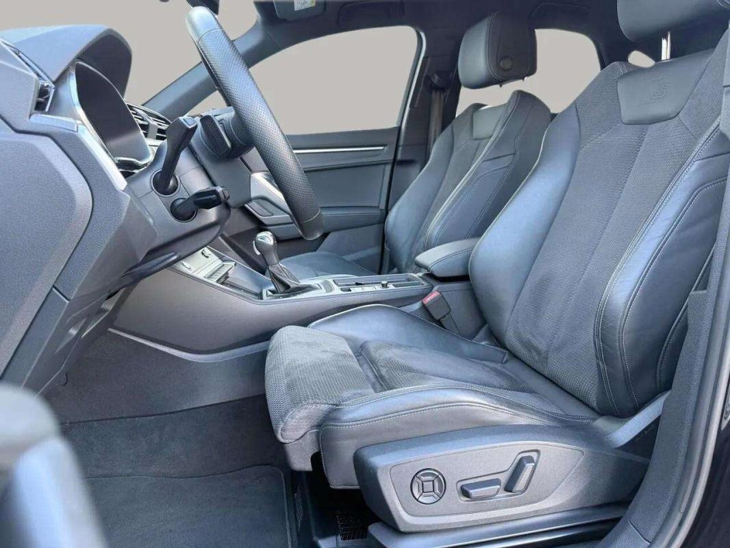 Audi Q3 - Photo 11