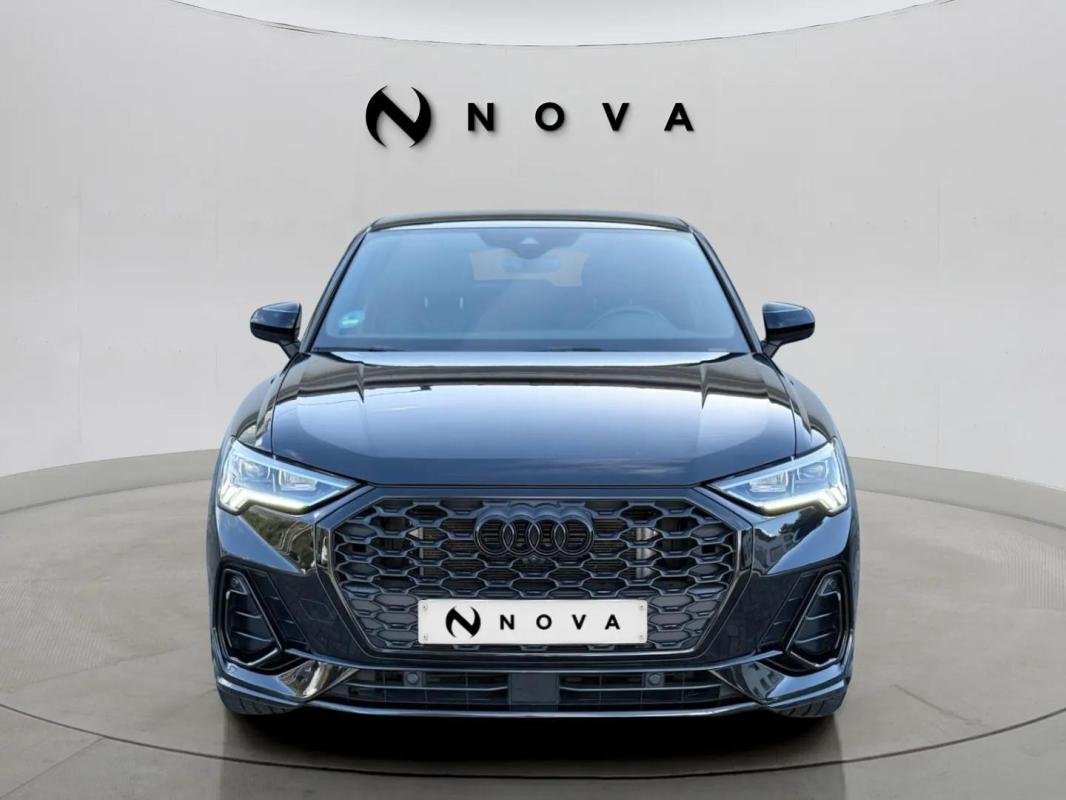 Audi Q3 - Photo 8