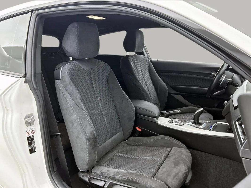 BMW 140i - Photo 8