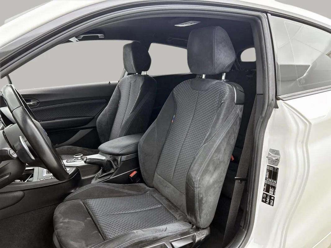 BMW 140i - Photo 10