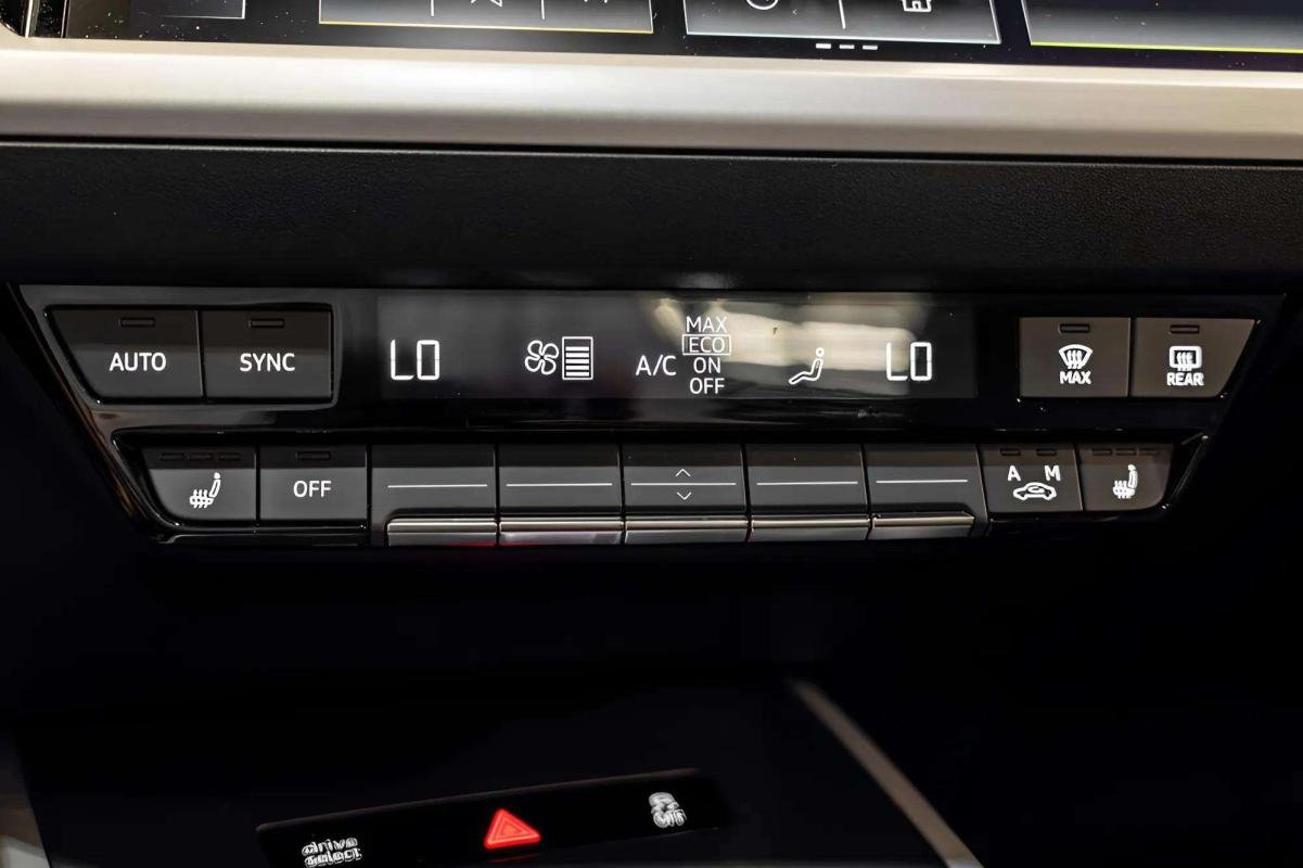 Audi Q4 Sportback e-tron - Photo 13