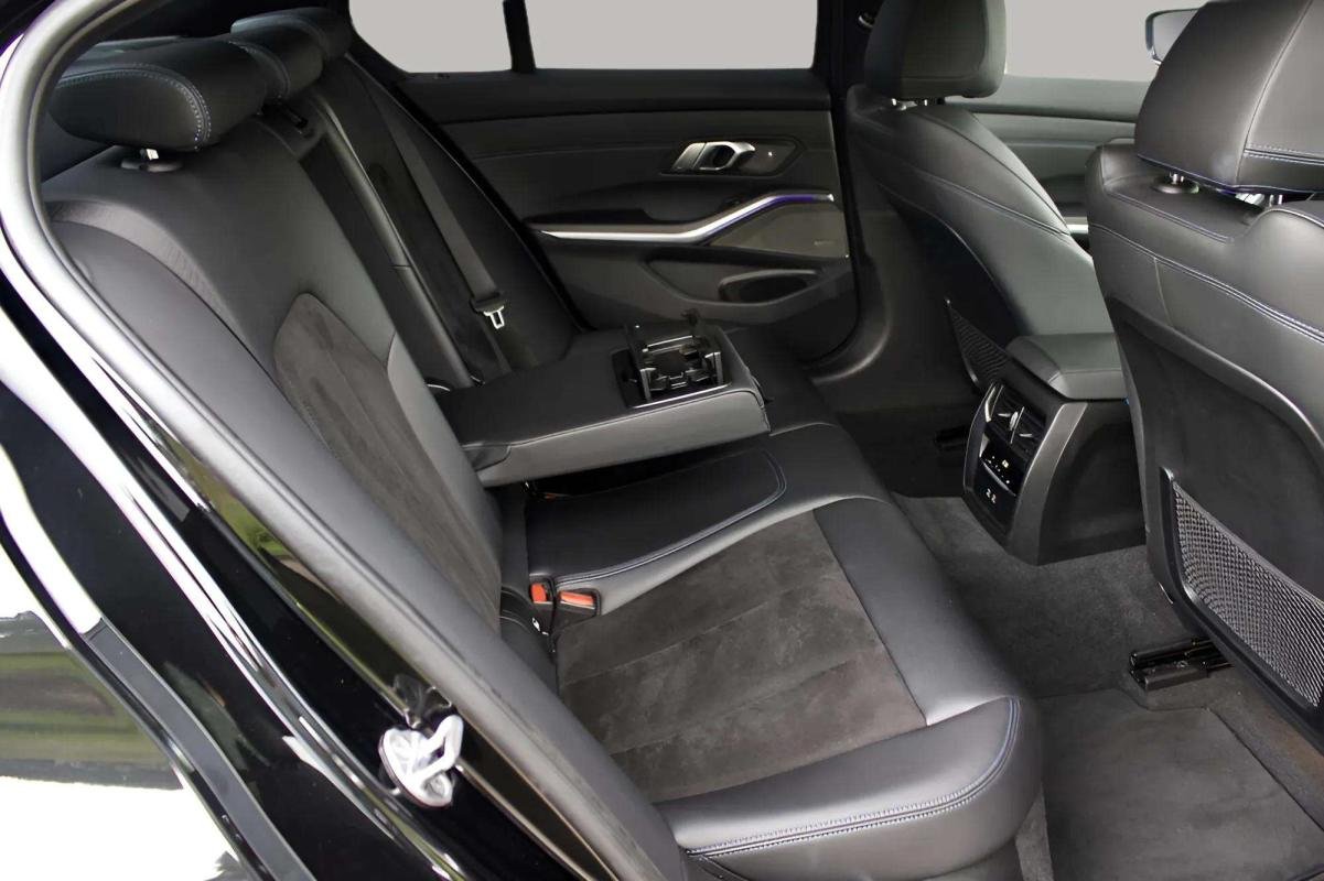 BMW 330 - Photo 13