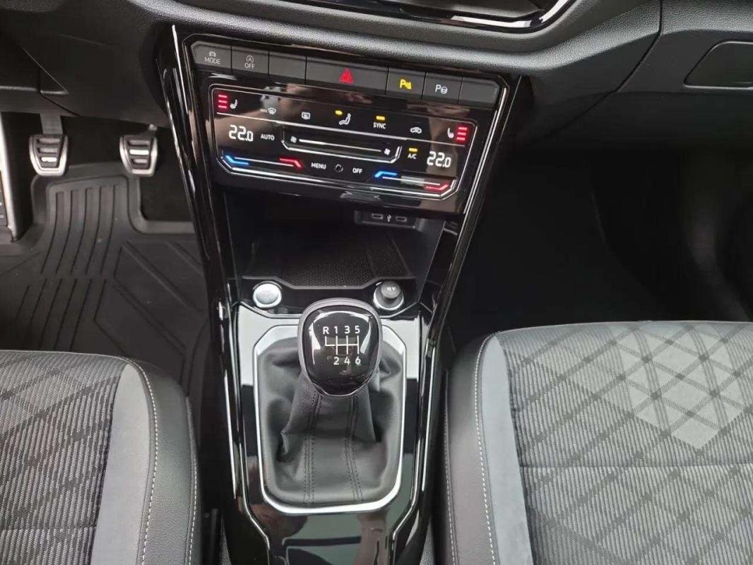 Volkswagen T-Roc - Photo 8