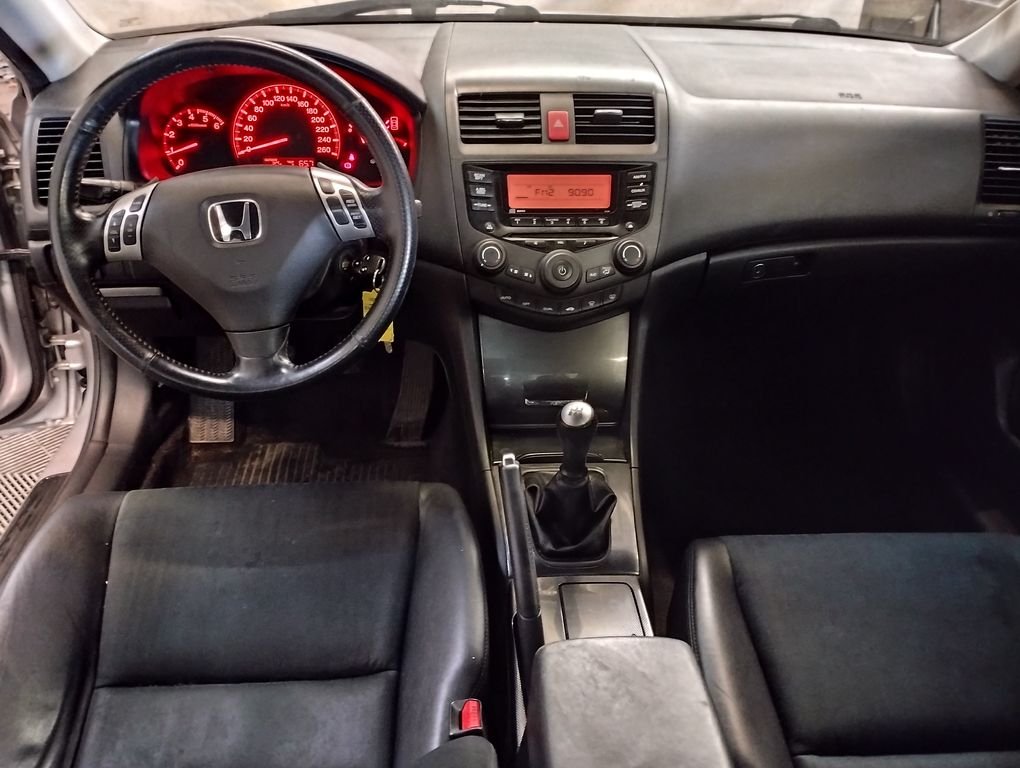 Honda Accord - Photo 3