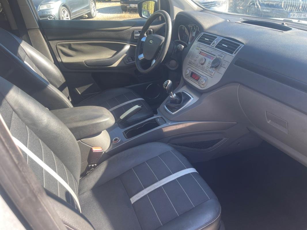Ford Kuga - Photo 11