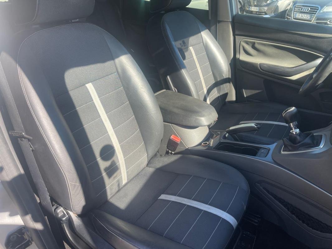 Ford Kuga - Photo 12
