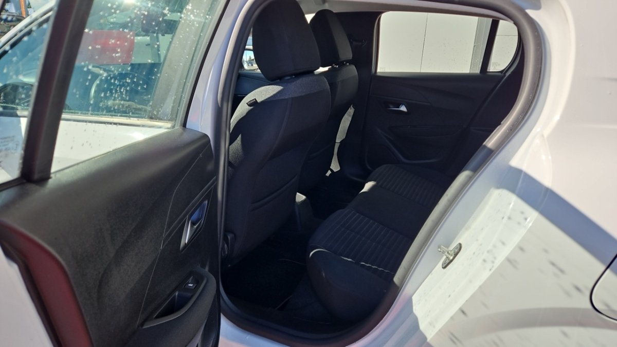 Peugeot 208 - Photo 10