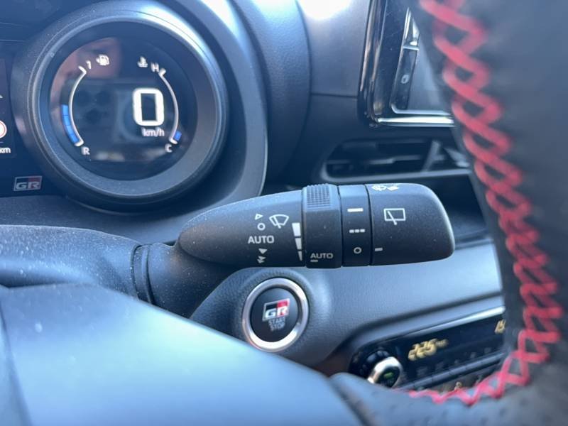 Toyota Yaris - Photo 24