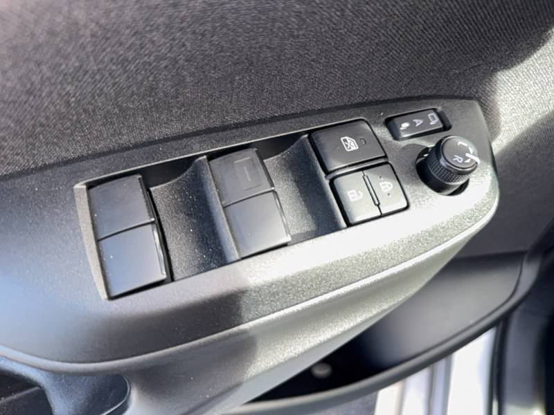 Toyota Yaris - Photo 14