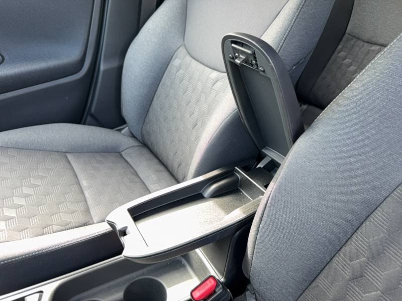 Toyota Yaris - Photo 18
