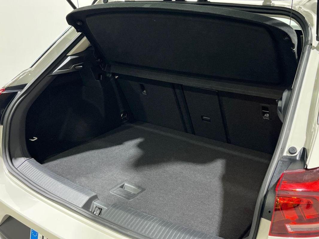 Volkswagen T-Roc - Photo 32