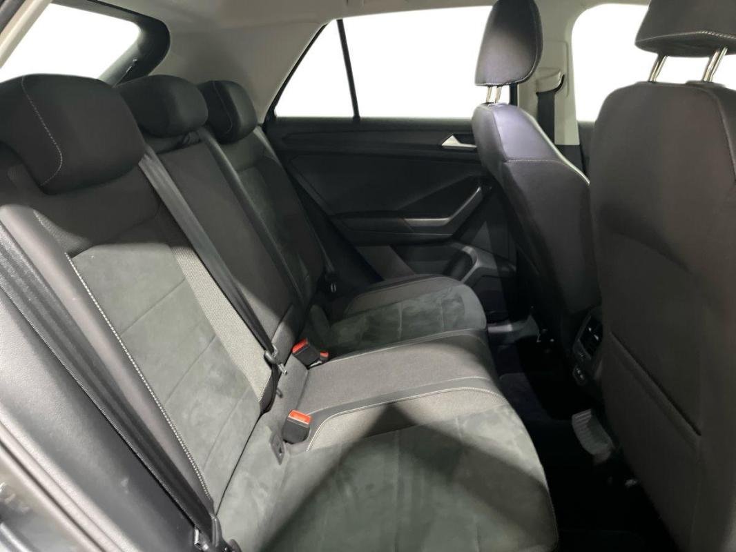 Volkswagen T-Roc - Photo 23