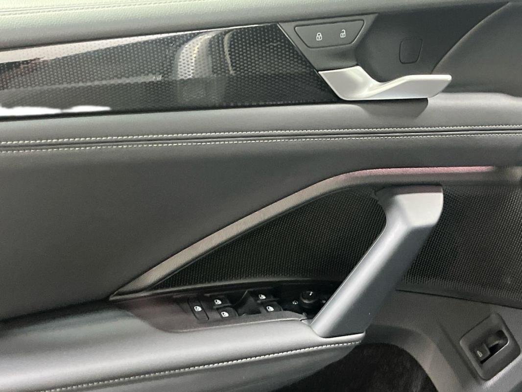 Volkswagen Tiguan - Photo 11