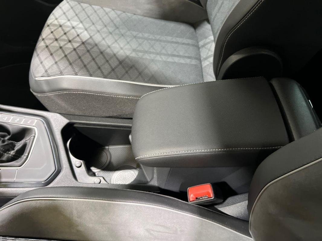 Volkswagen Tiguan - Photo 12