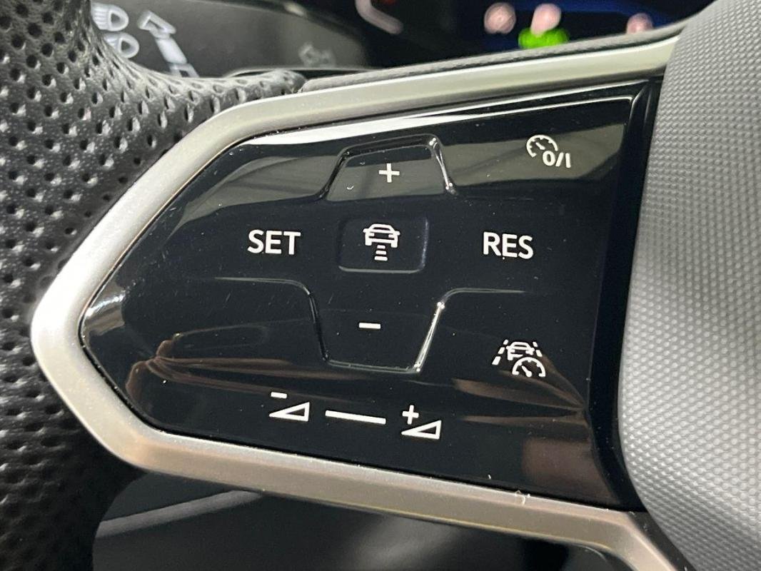 Volkswagen Tiguan - Photo 21