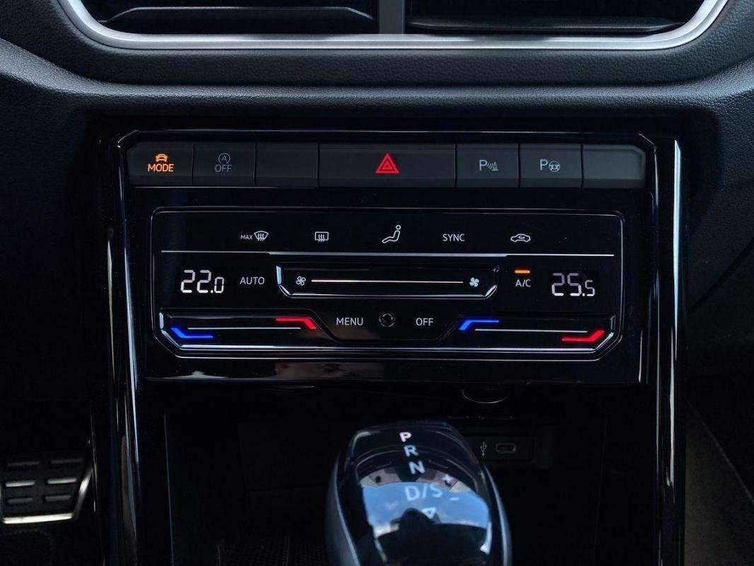 Volkswagen T-Roc - Photo 19