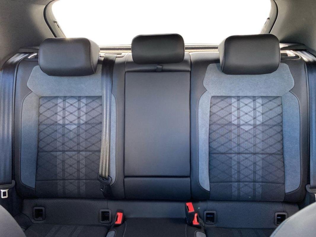 Volkswagen T-Roc - Photo 22